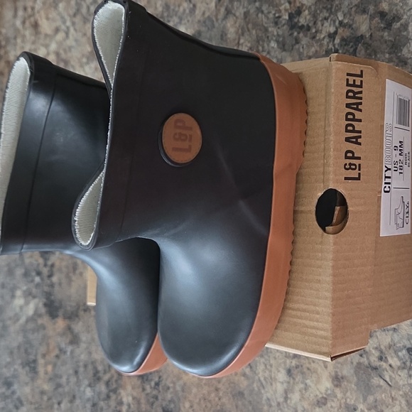 L&P Size 9 Baby Boy NEW Black and Brown Rain Boots - Picture 6 of 6